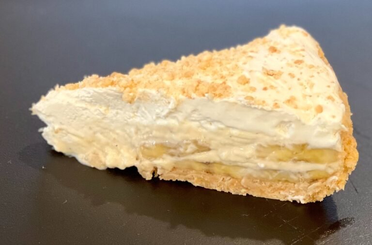 banana cream pie slice